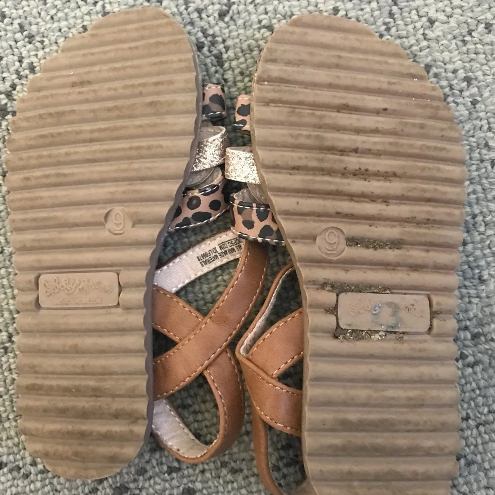Girls' Brown Leopard Print Sandals with Gold Accent